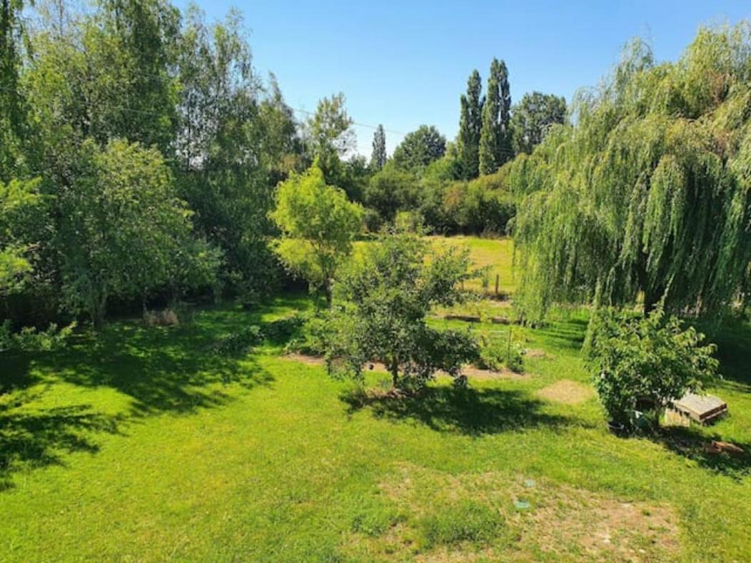 Chambre et salle de bain privative dans maison à la campagne Serley Extérieur photo