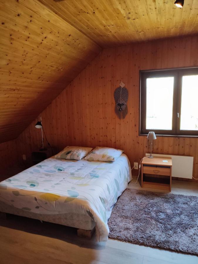 Chambre et salle de bain privative dans maison à la campagne Serley Chambre photo